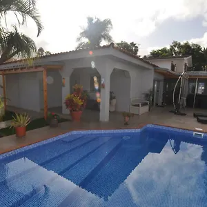 https://luxusvilla-puerto-de-la-cruz.tenerifehoteles.net